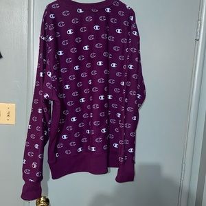 Men’s size 2 XL champion crewneck